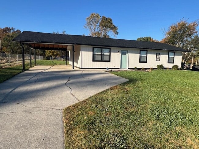 Building Photo - Location Friendly!!