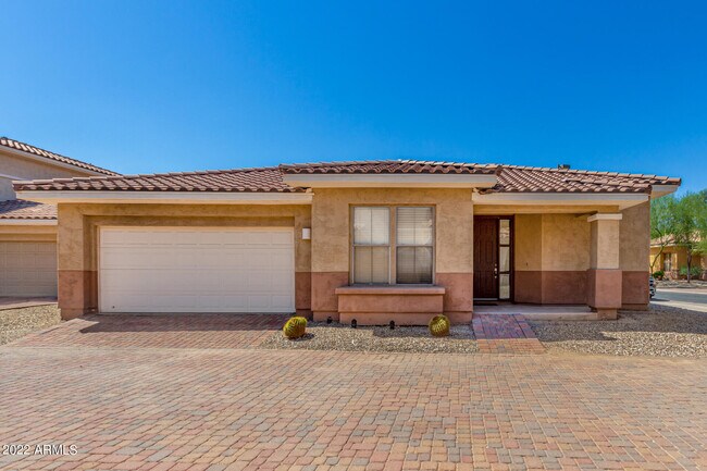 Building Photo - 13569 W Cypress St