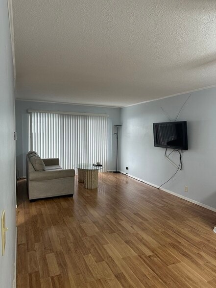 Building Photo - 1855 Poplar Woods Cir W
