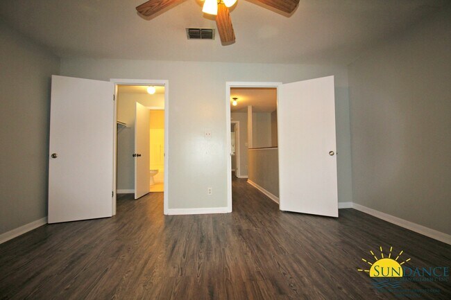 Building Photo - Nice 2 Bedroom Townhouse in Fort Walton