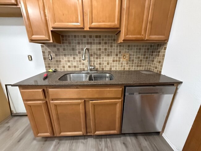 Building Photo - 309 W Maple Branch Way