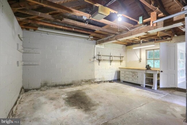 Building Photo - 2052 Foxianna Rd
