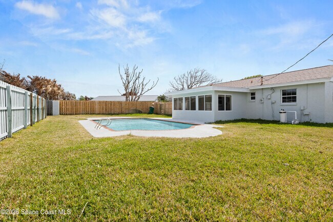 Building Photo - 2076 Abalone Ave