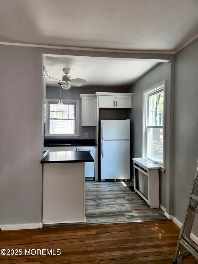 Building Photo - 21 E Lincoln Cir