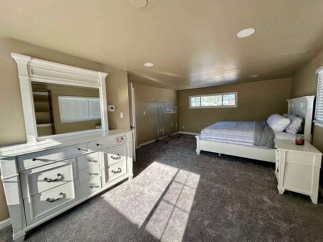 Building Photo - 16600 E Arapahoe Rd