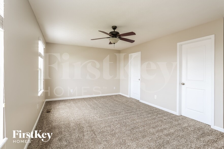 Building Photo - 194 Silver Maple Dr