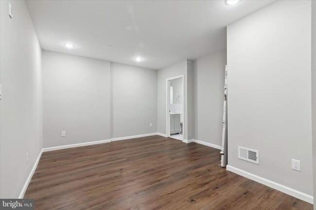 Building Photo - 1230 N Marshall St