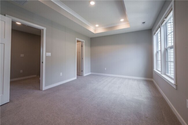 Building Photo - 353 Trinity Wy