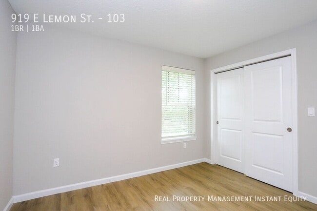 Building Photo - 919 E Lemon St