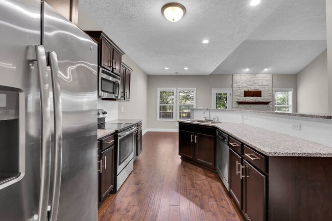 Building Photo - 987 Promenade Dr