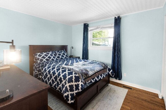 Building Photo - 3 Bed 2 Bath Home for Rent in Virginia Beach