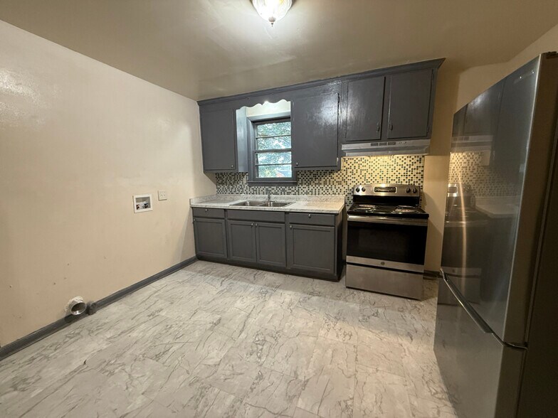 Building Photo - 5614 Obrien Ave