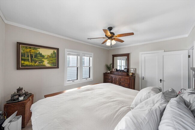 Building Photo - 2509-2511 N Cramer St