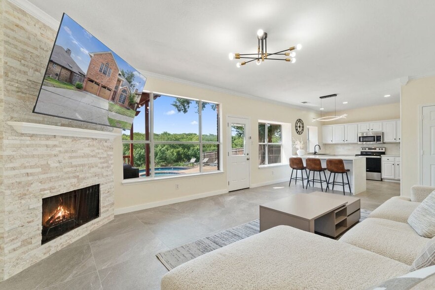 Building Photo - 1339 Barclay Dr