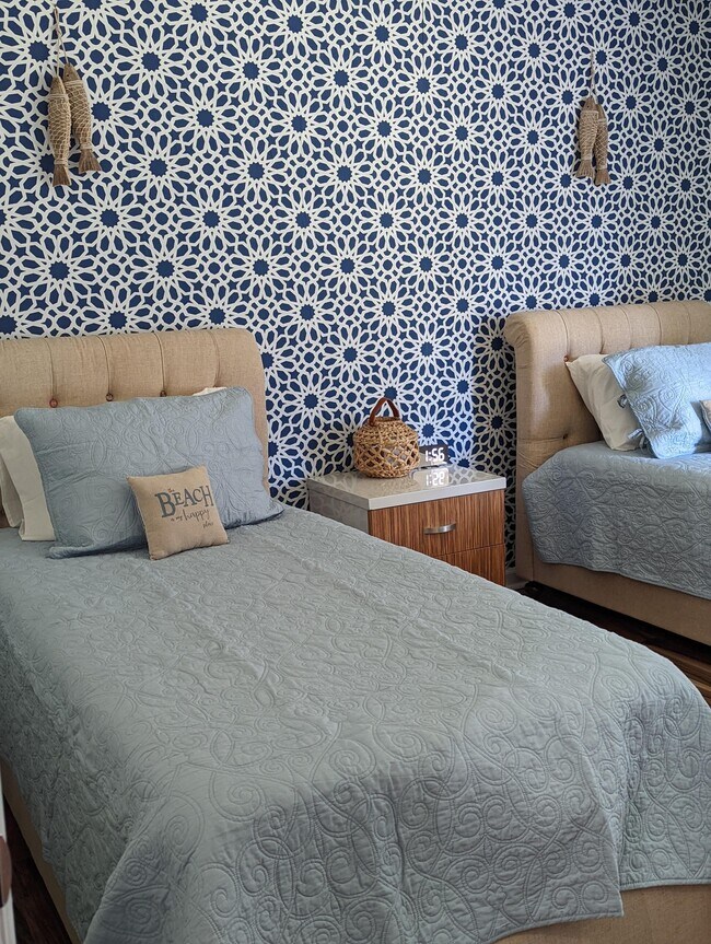 Building Photo - 211 Palmer Way