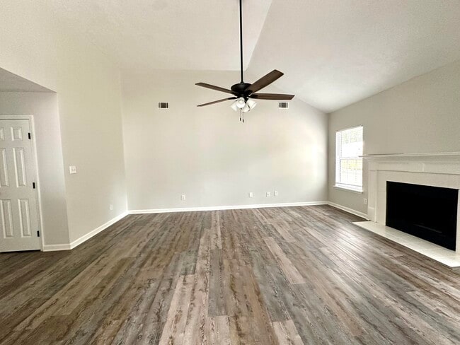 Building Photo - 945 Hunting Horn Wy