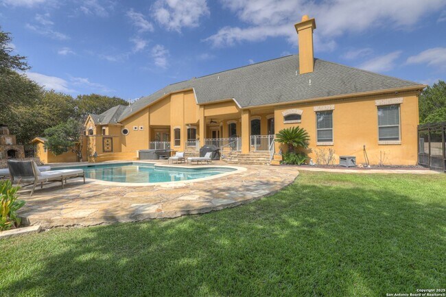 Building Photo - 9752 Trophy Oaks Dr