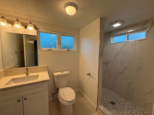 Building Photo - Charming 2BR/1BA home available in La Mesa with Large backyard!