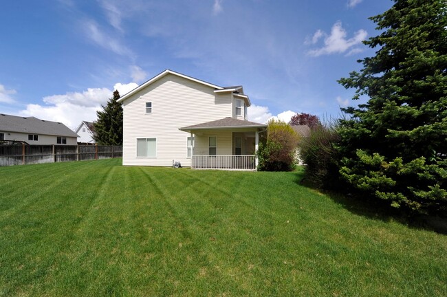 Building Photo - Broadmoore Community, 4 bed 2.5 bath