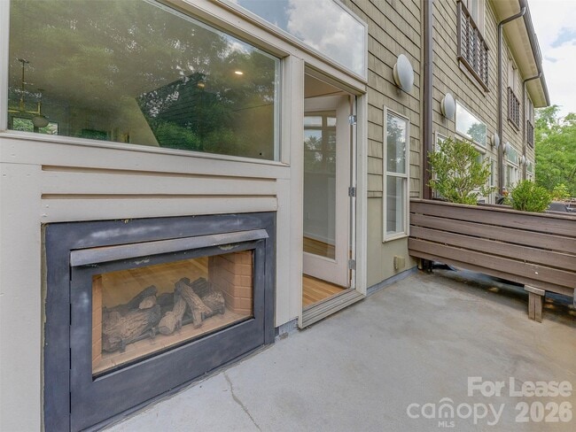 Building Photo - 1174 Park West Dr