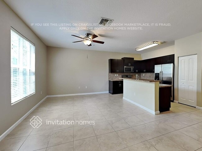 Building Photo - 206 SW 7th Ct