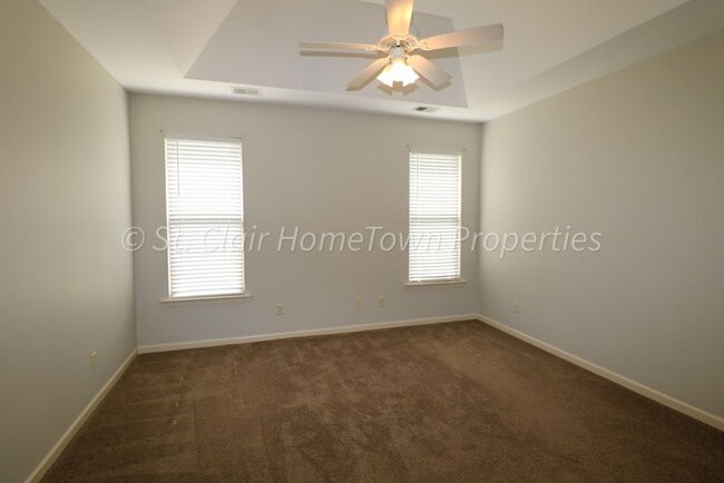 Building Photo - Desirable Community of Avalon