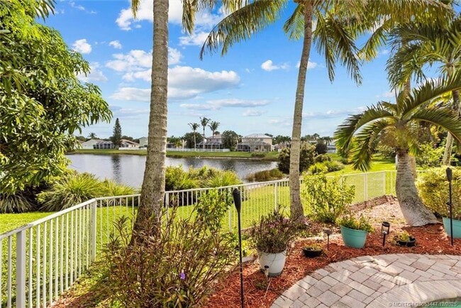 Building Photo - 4668 SE Winter Haven Ct