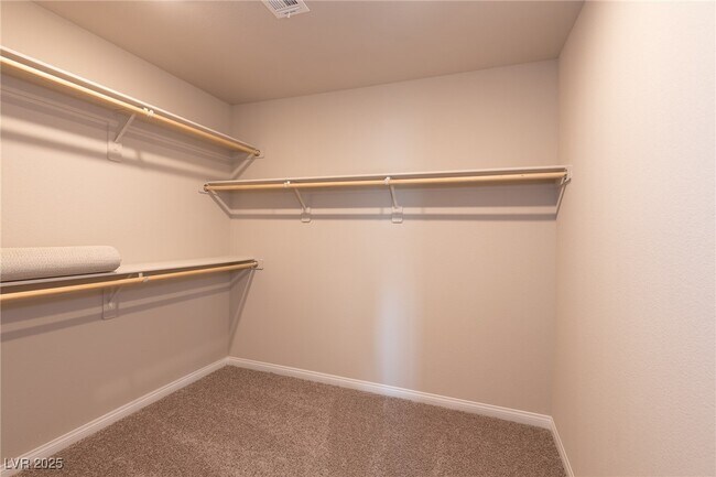 Building Photo - 480 Silverweed Ave