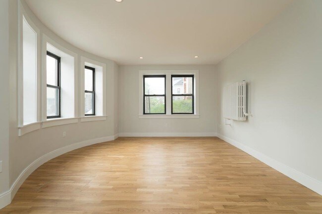 Building Photo - 123 Highland Ave
