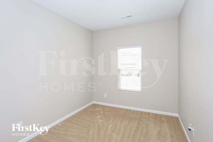Building Photo - 1373 Waylon Ave