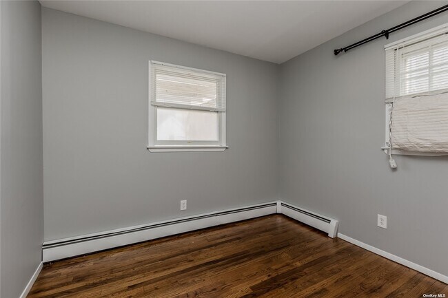 Building Photo - 7 Dune Ct