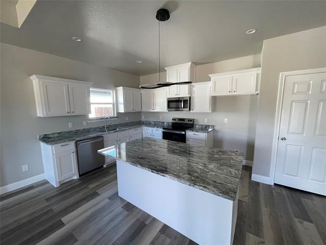 Building Photo - 813 Sayle St