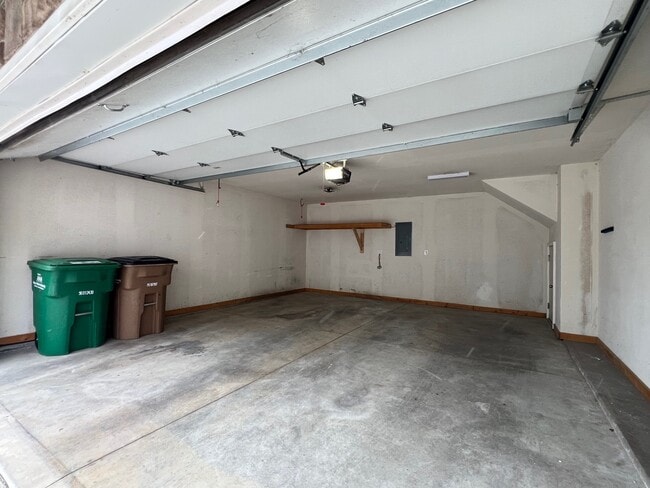 Building Photo - 1104 Flagstone Ln