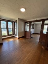 Building Photo - 315 N 10th St