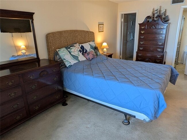 Building Photo - 4575 Cove Cir