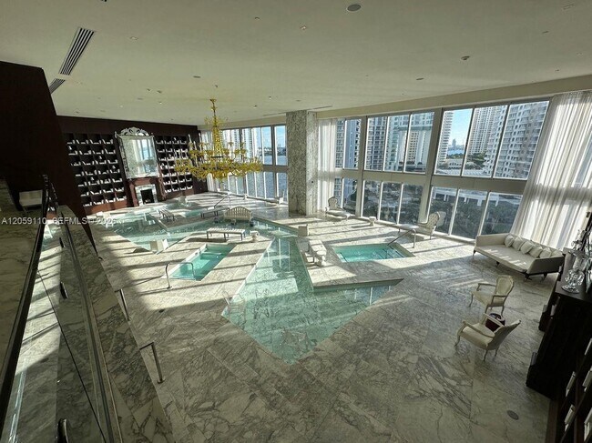 Building Photo - 485 Brickell Ave