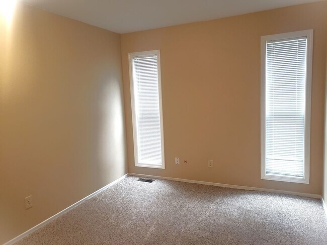 Building Photo - Fantastic SW Portland Home!