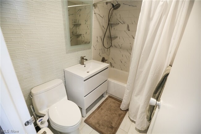 Building Photo - 12520 Edgewater Dr