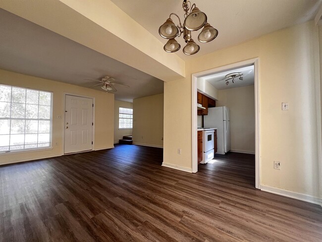 Building Photo - 4785 Gautier Dr