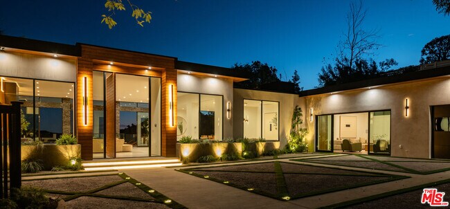 Building Photo - 12752 Mulholland Dr