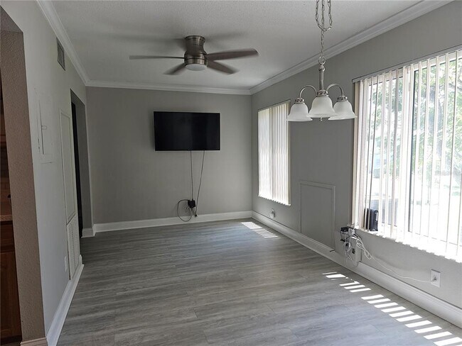 Building Photo - 2321 Ecuadorian Way