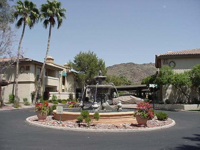 Building Photo - 10410 N Cave Creek Rd