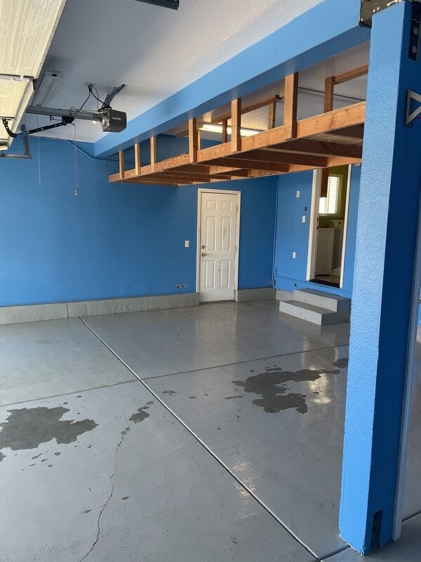 Building Photo - 7309 Roxanne Ln