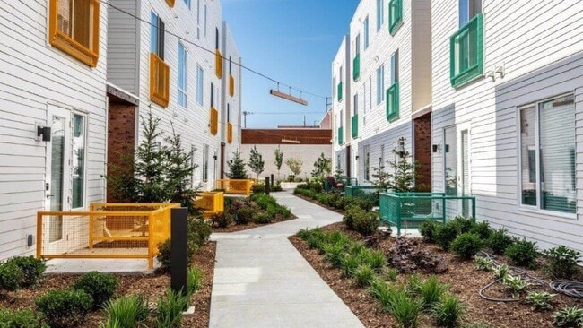 Building Photo - 2697 Troost Ave