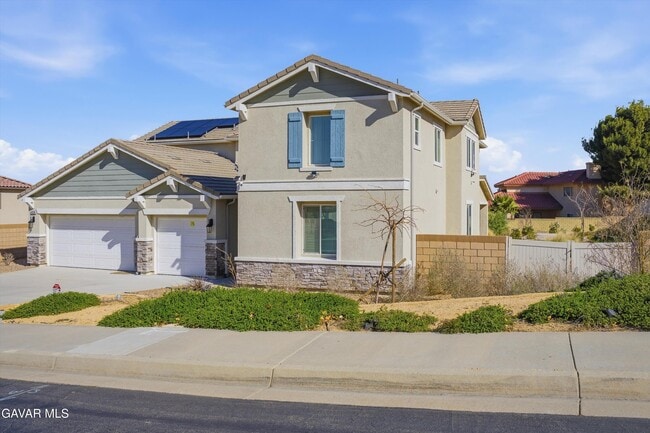 Building Photo - 41638 Cielo Vista Dr