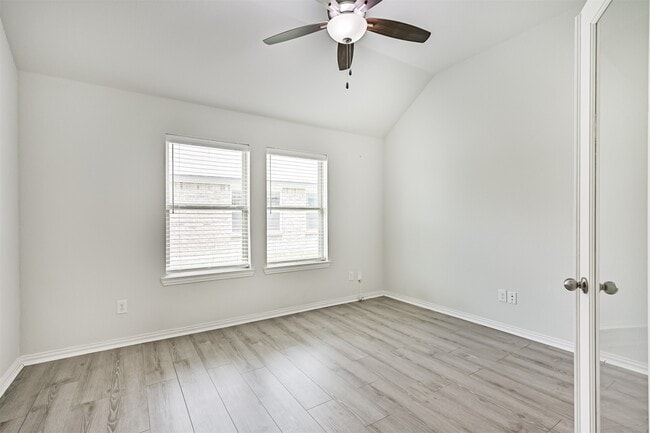 Building Photo - 7019 Terra Dr