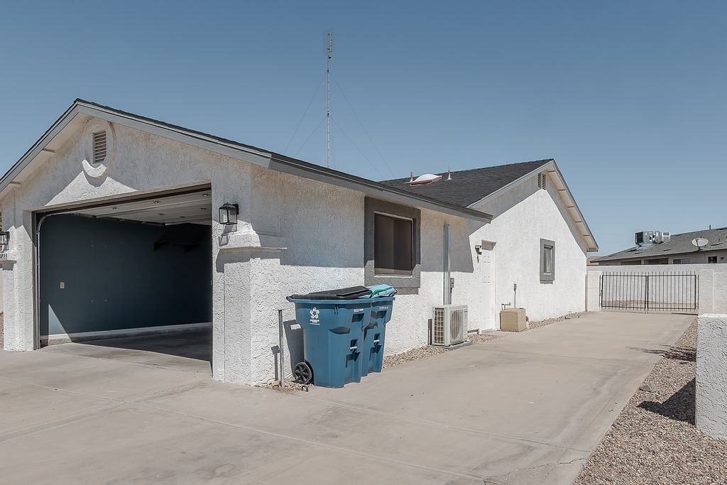 Building Photo - 3385 Poppy Trail Dr