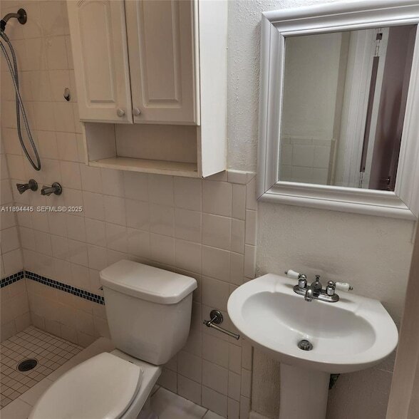 Building Photo - 8301 SW 142nd Ave