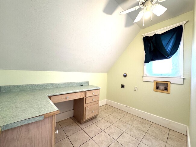 Building Photo - 624 N Wentz St