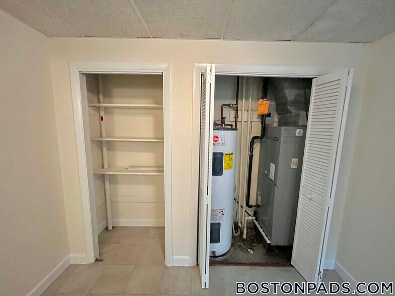 Building Photo - 1135 Commonwealth Ave